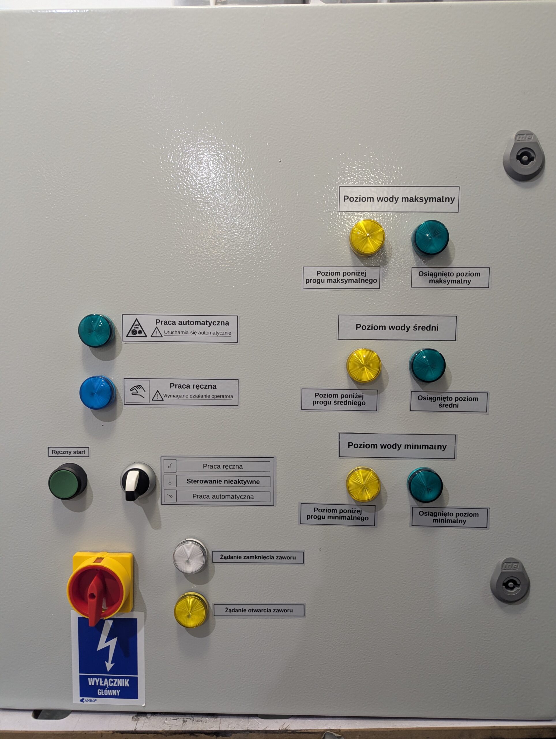 Realizacje automatyki przemysłowej - modernizacja sterowania wodą technologiczną i wodą do saturatora